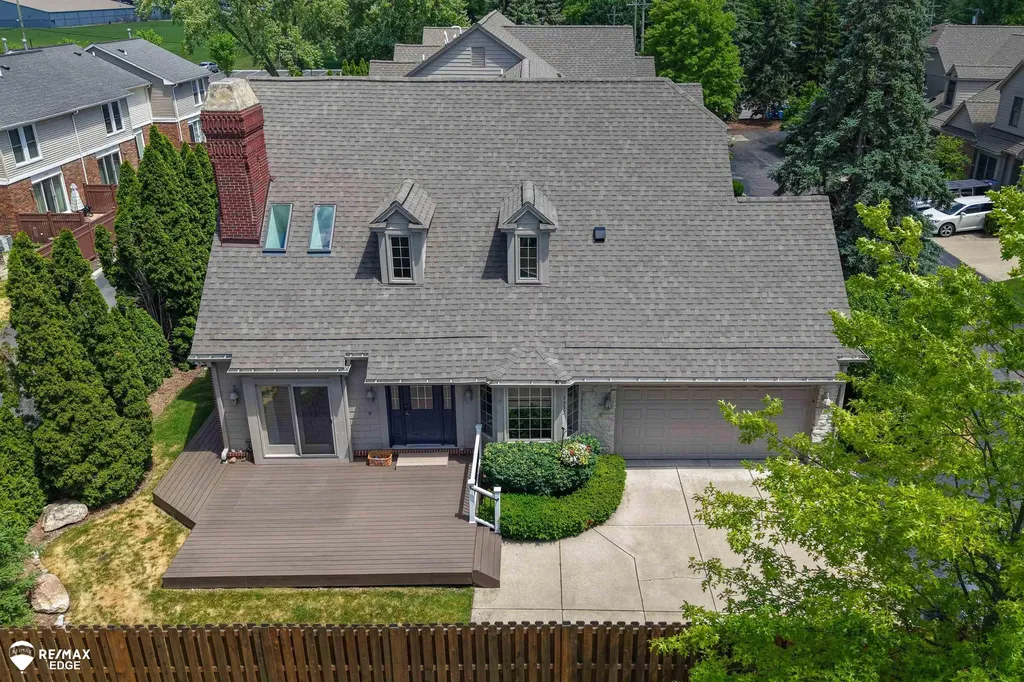 3333 Nell Rose Court Royal Oak City MI 48073