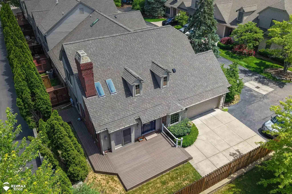 3333 Nell Rose Court Royal Oak City MI 48073