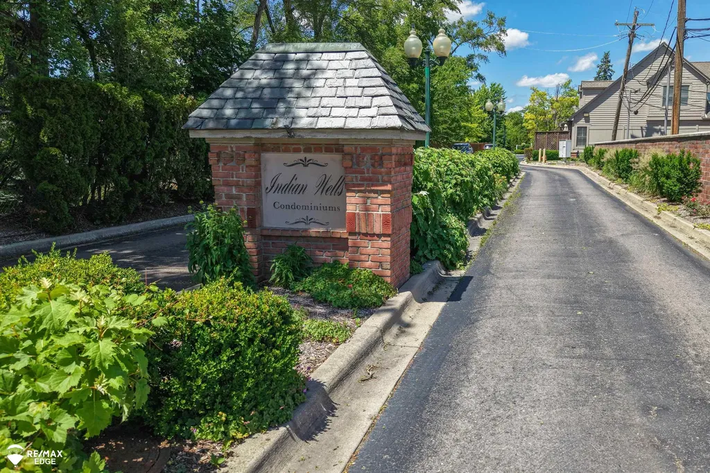 3333 Nell Rose Court Royal Oak City MI 48073