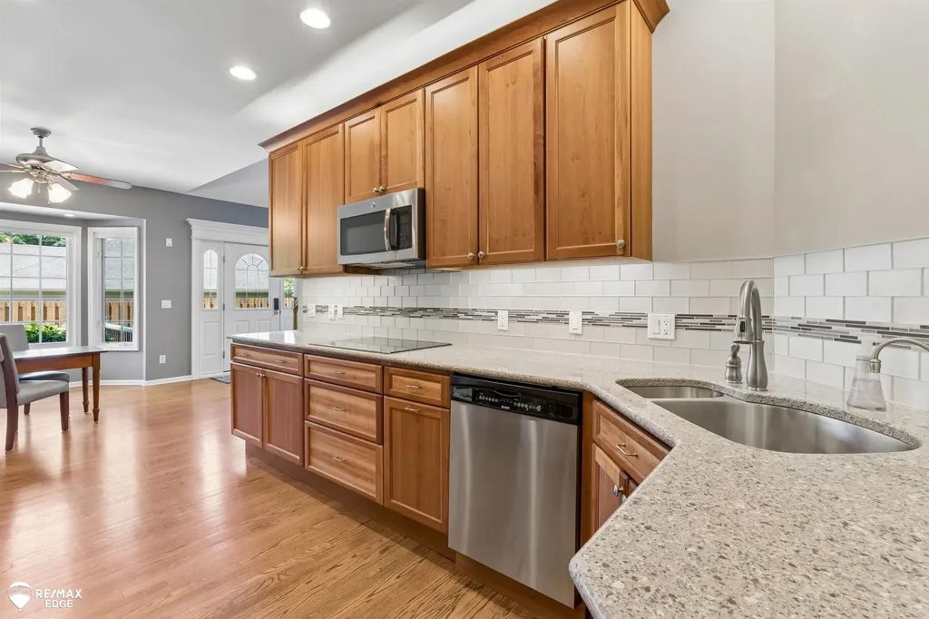 3333 Nell Rose Court Royal Oak City MI 48073