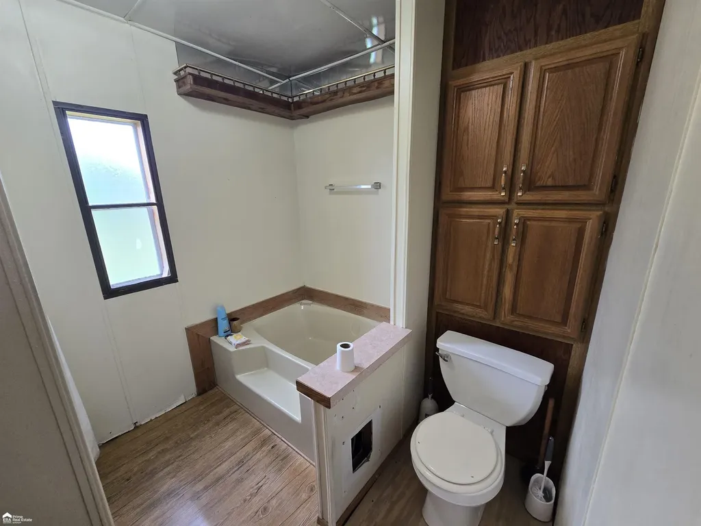 329 King George Iii Drive Flint Charter Township MI 48507
