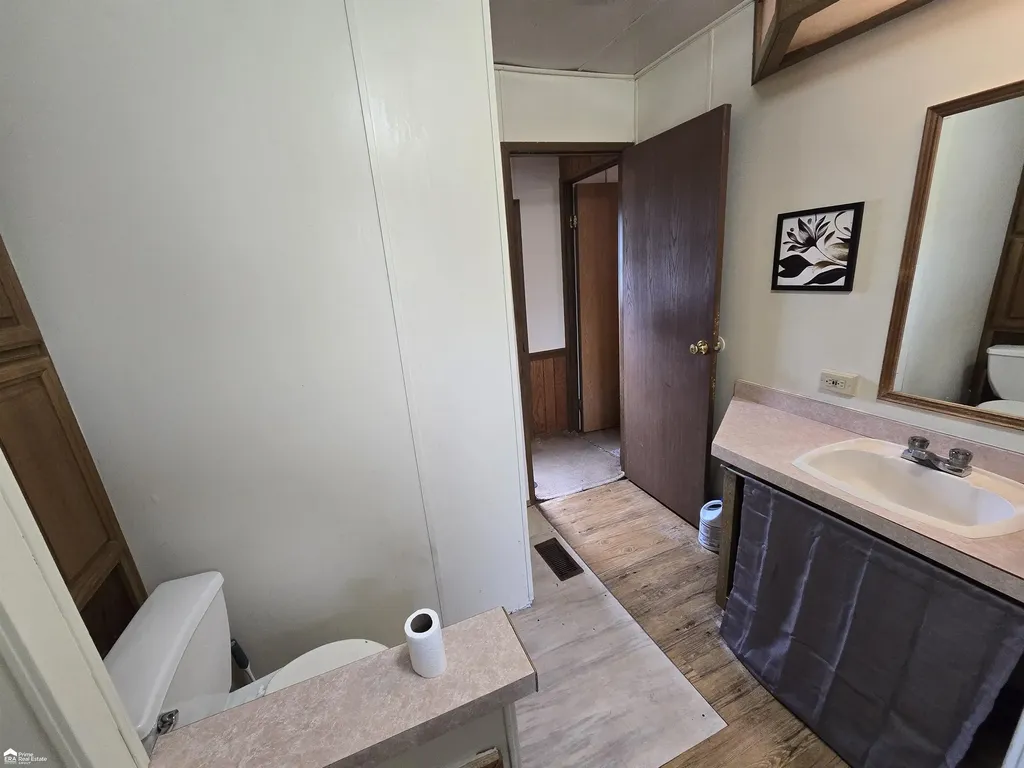 329 King George Iii Drive Flint Charter Township MI 48507