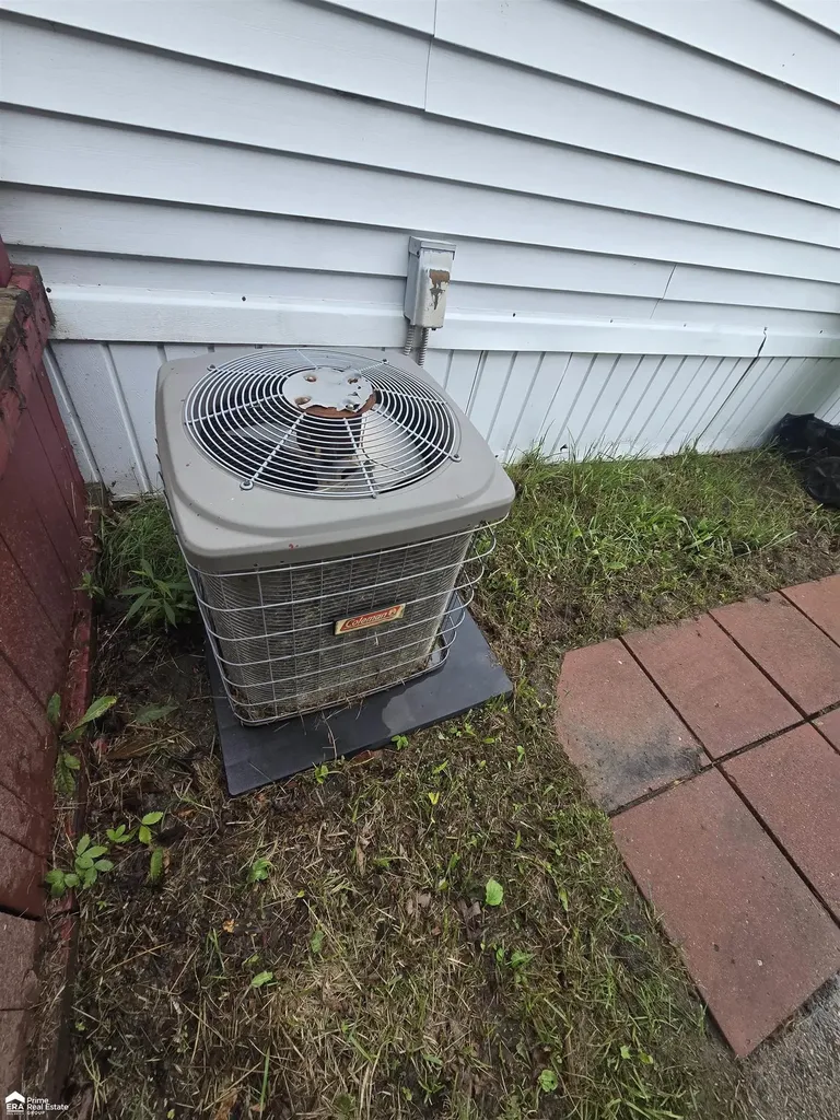 329 King George Iii Drive Flint Charter Township MI 48507