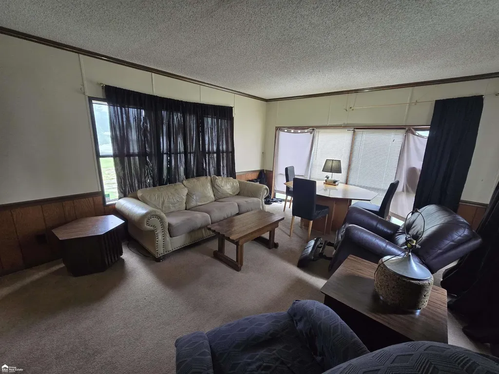 329 King George Iii Drive Flint Charter Township MI 48507