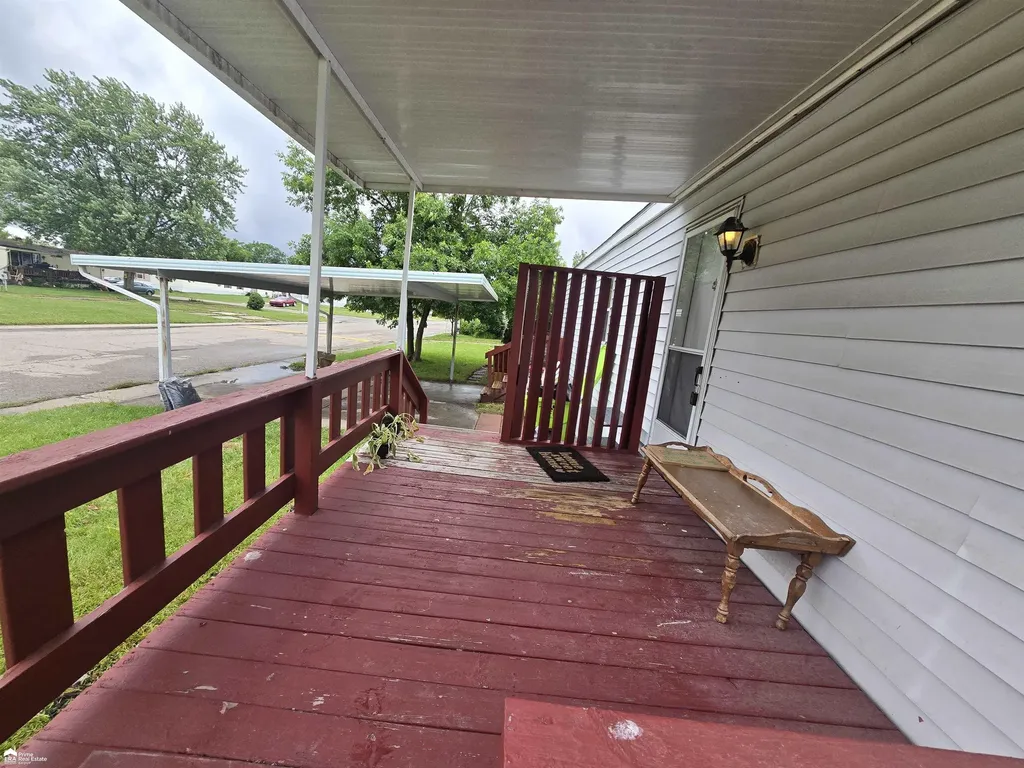 329 King George Iii Drive Flint Charter Township MI 48507