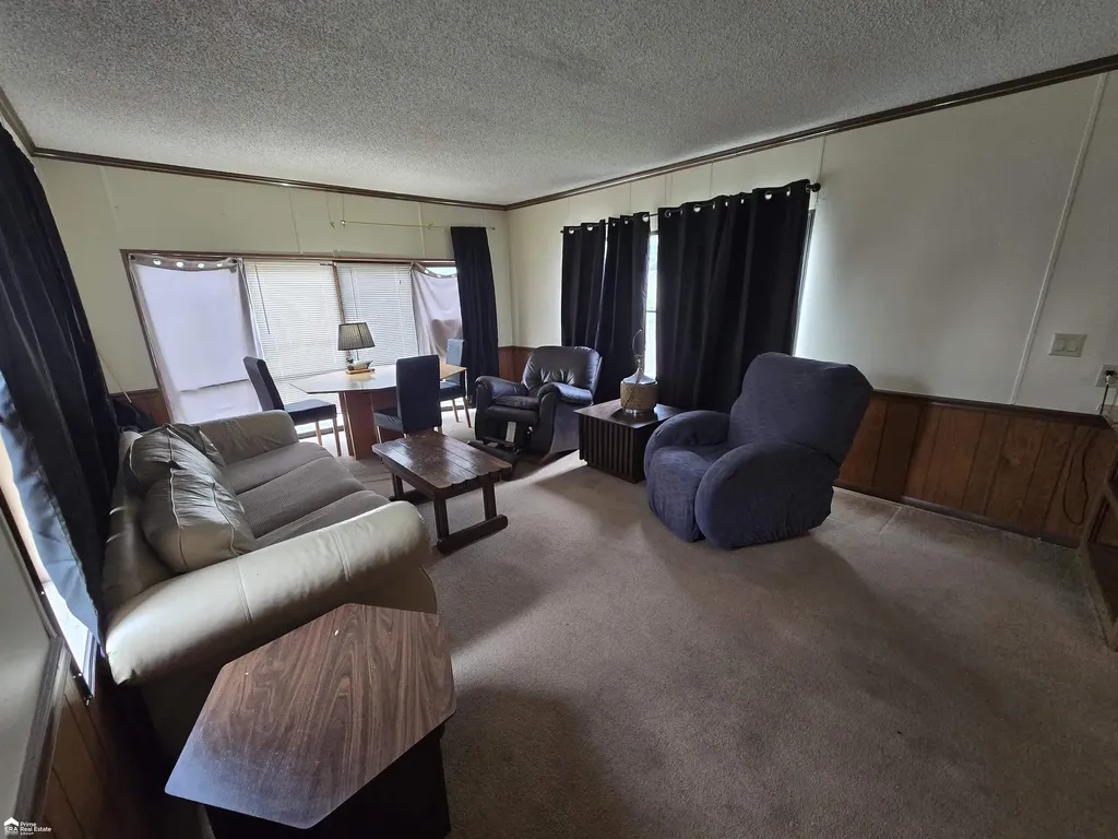 329 King George Iii Drive Flint Charter Township MI 48507