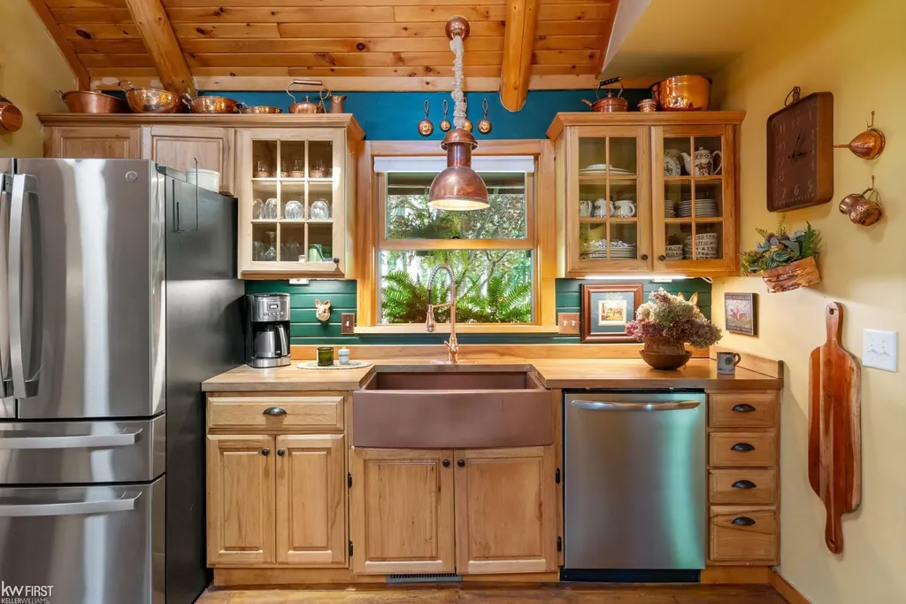 1580 Blackberry Trail Pleasantview Township MI 49740