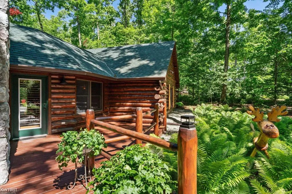 1580 Blackberry Trail Pleasantview Township MI 49740