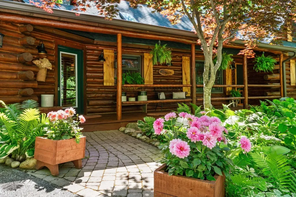 1580 Blackberry Trail Pleasantview Township MI 49740