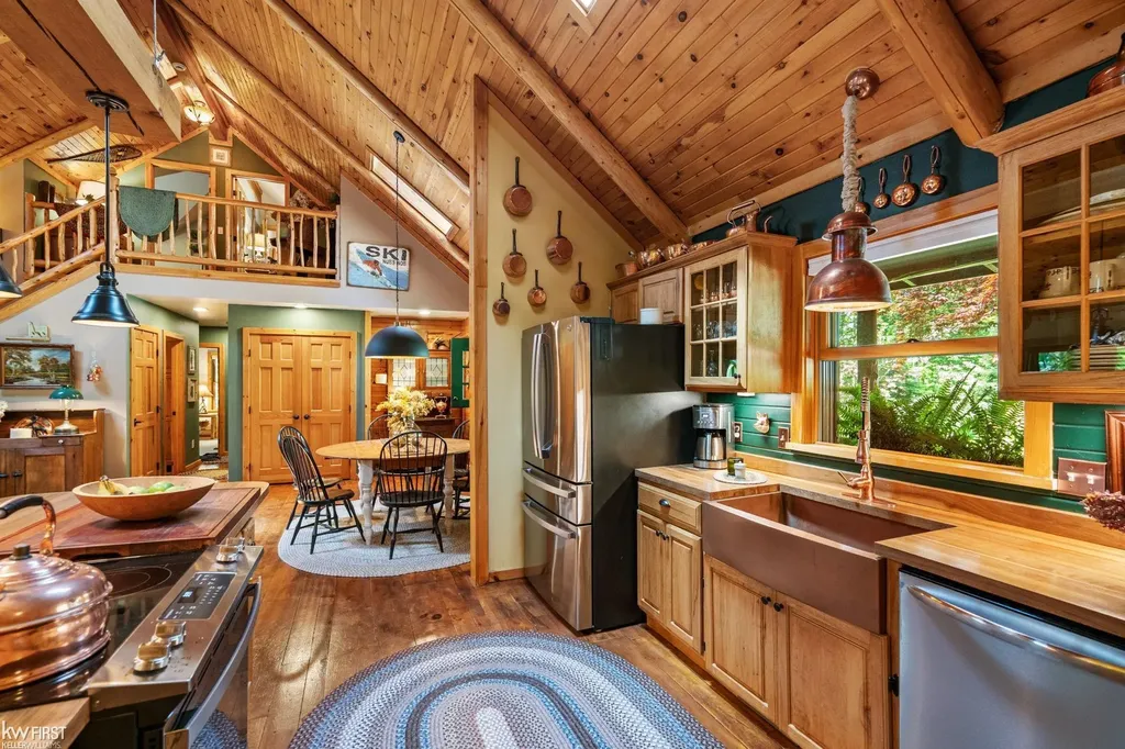 1580 Blackberry Trail Pleasantview Township MI 49740