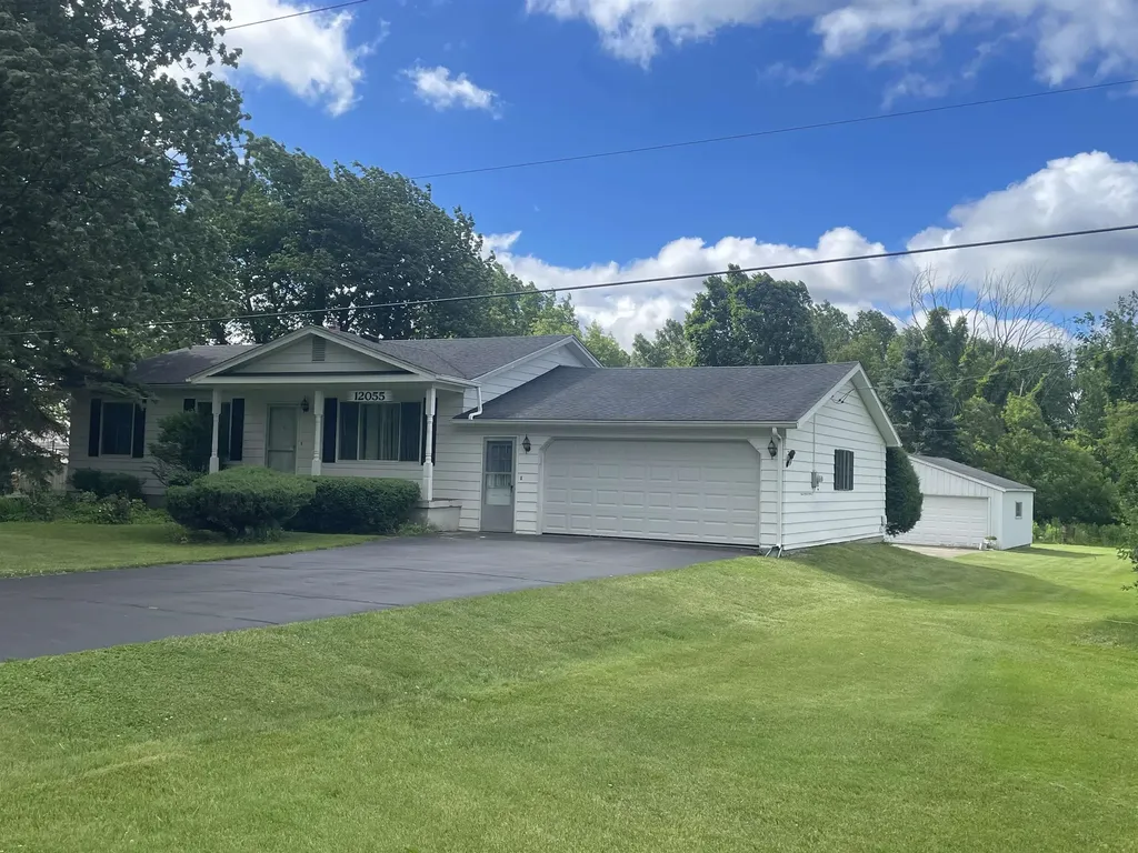 12055 W Lennon Road Clayton Charter Township MI 48449