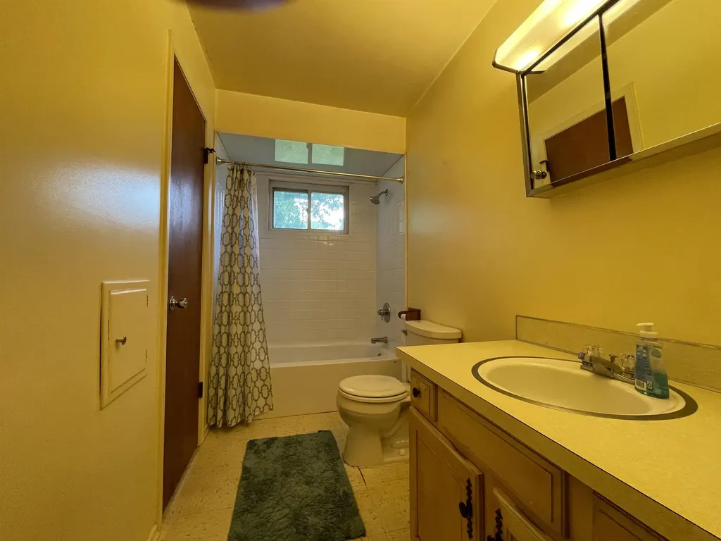 12055 W Lennon Road Clayton Charter Township MI 48449