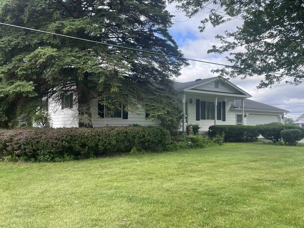 12055 W Lennon Road Clayton Charter Township MI 48449