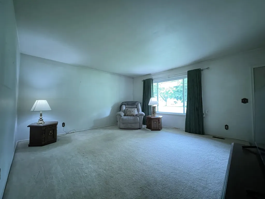 12055 W Lennon Road Clayton Charter Township MI 48449