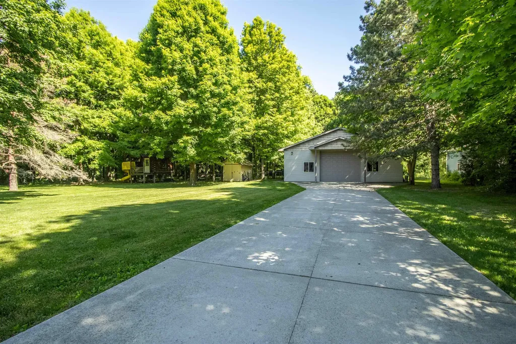 5090 W Frances Road Vienna Charter Township MI 48420
