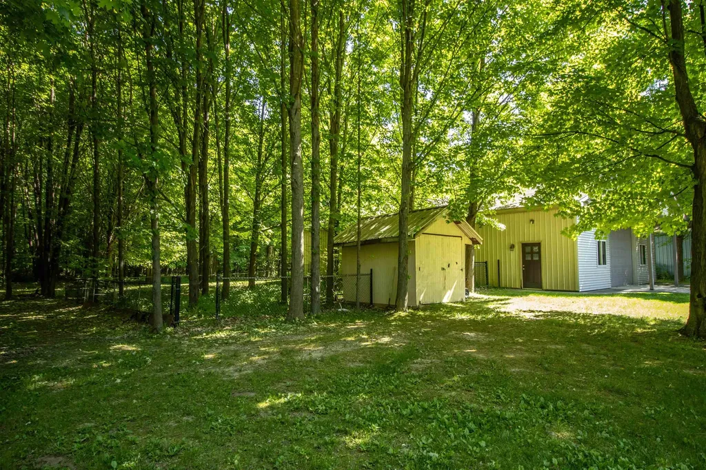 5090 W Frances Road Vienna Charter Township MI 48420