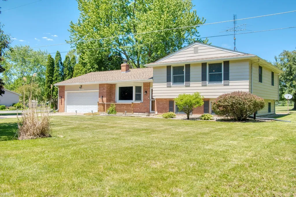 1300 W Hibbard Road Owosso Charter Township MI 48867