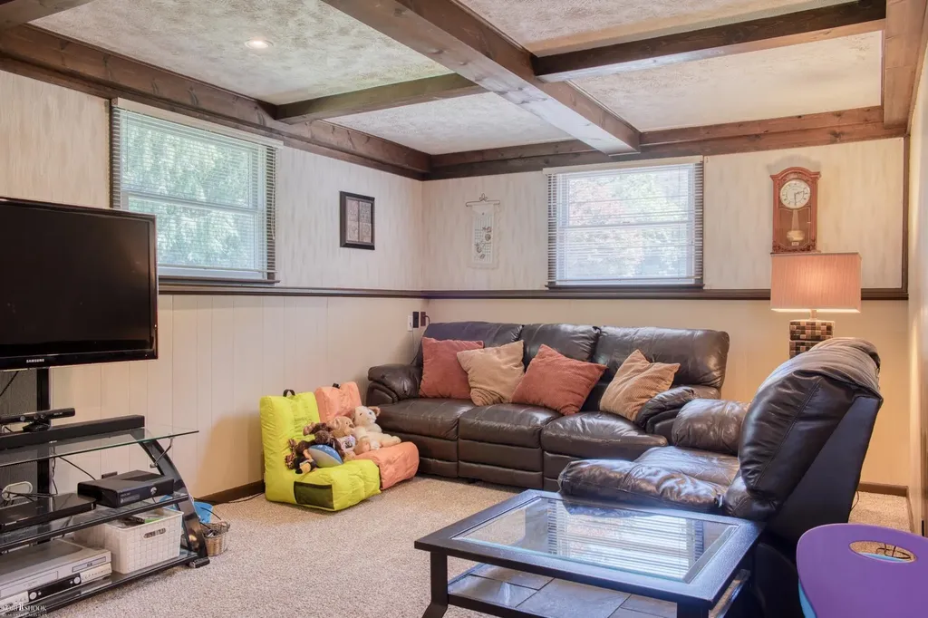 1300 W Hibbard Road Owosso Charter Township MI 48867