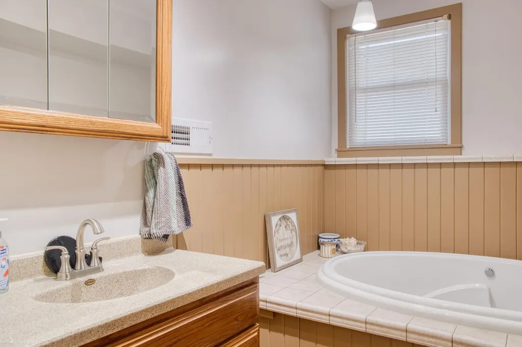 1300 W Hibbard Road Owosso Charter Township MI 48867