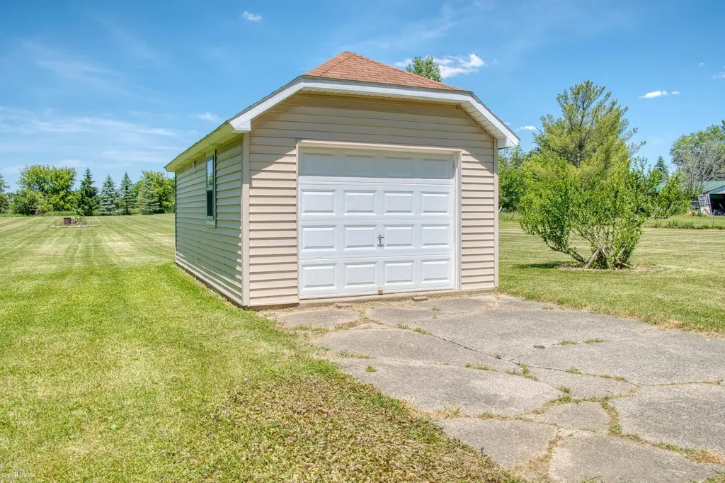 1300 W Hibbard Road Owosso Charter Township MI 48867