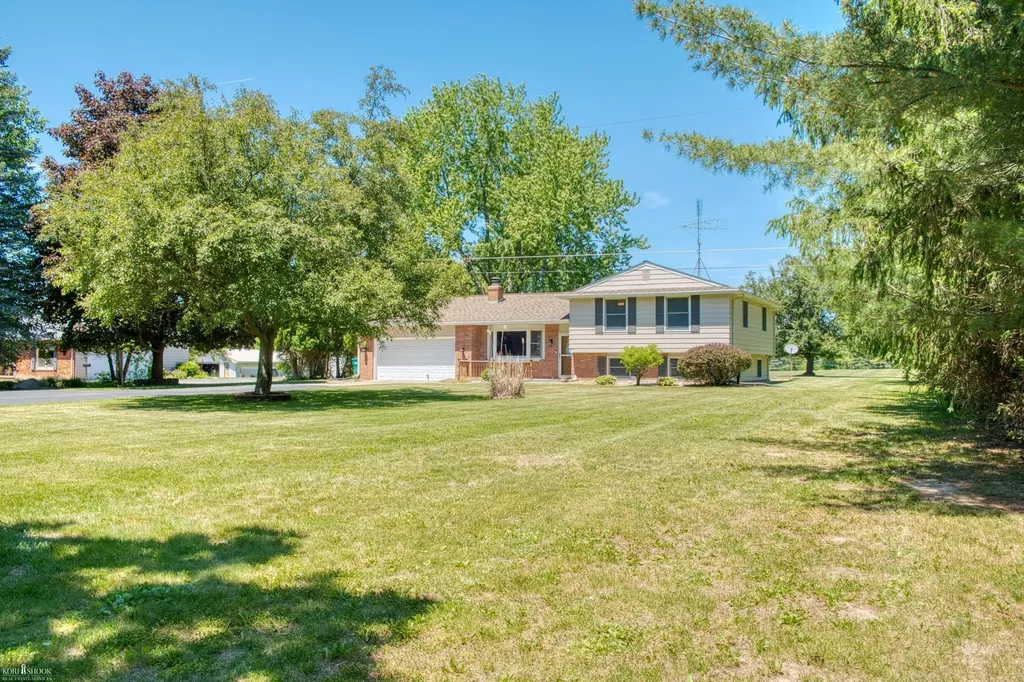 1300 W Hibbard Road Owosso Charter Township MI 48867