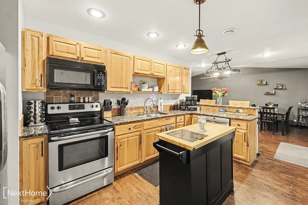 6183 Springdale Boulevard Grand Blanc Charter Township MI 48439