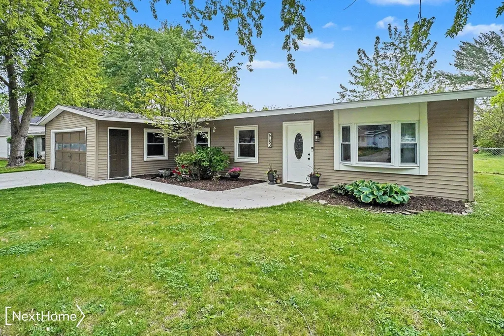 6183 Springdale Boulevard Grand Blanc Charter Township MI 48439