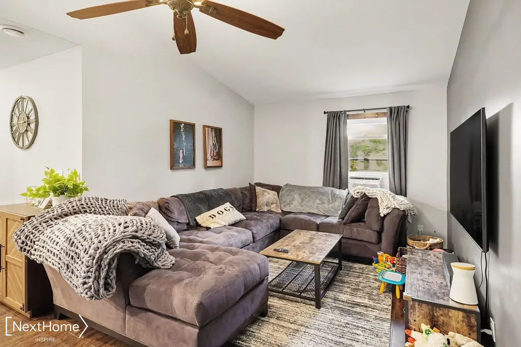 6183 Springdale Boulevard Grand Blanc Charter Township MI 48439