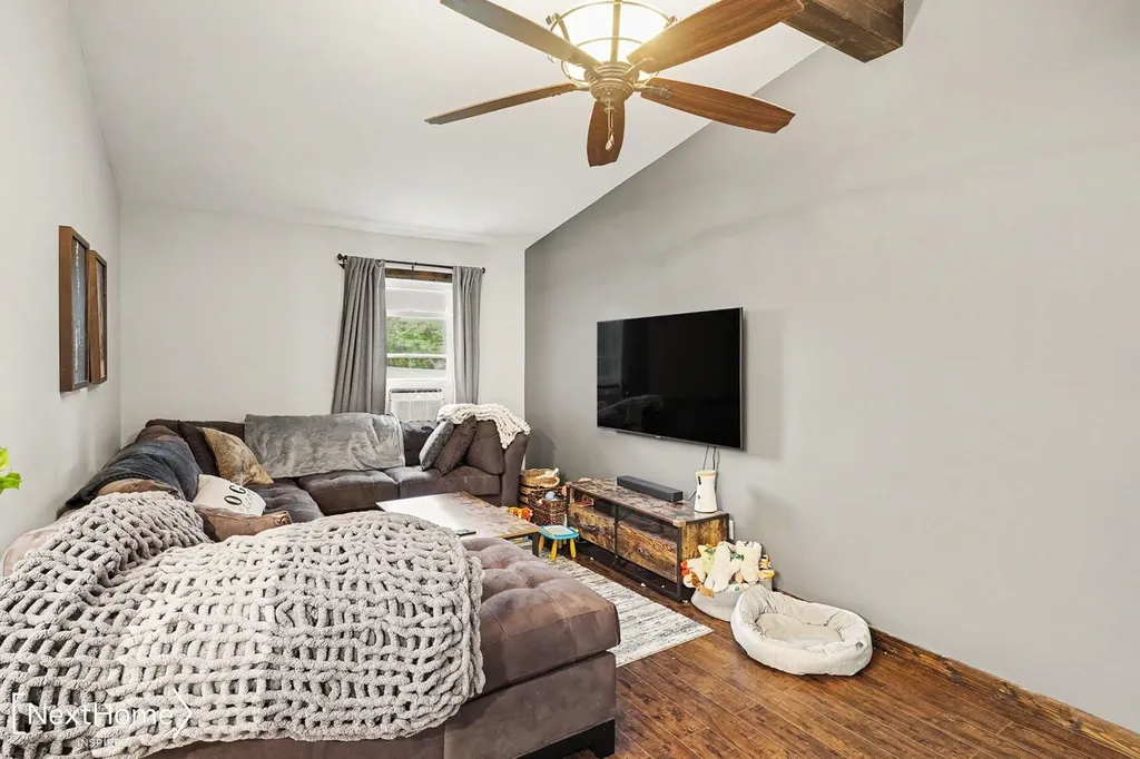 6183 Springdale Boulevard Grand Blanc Charter Township MI 48439
