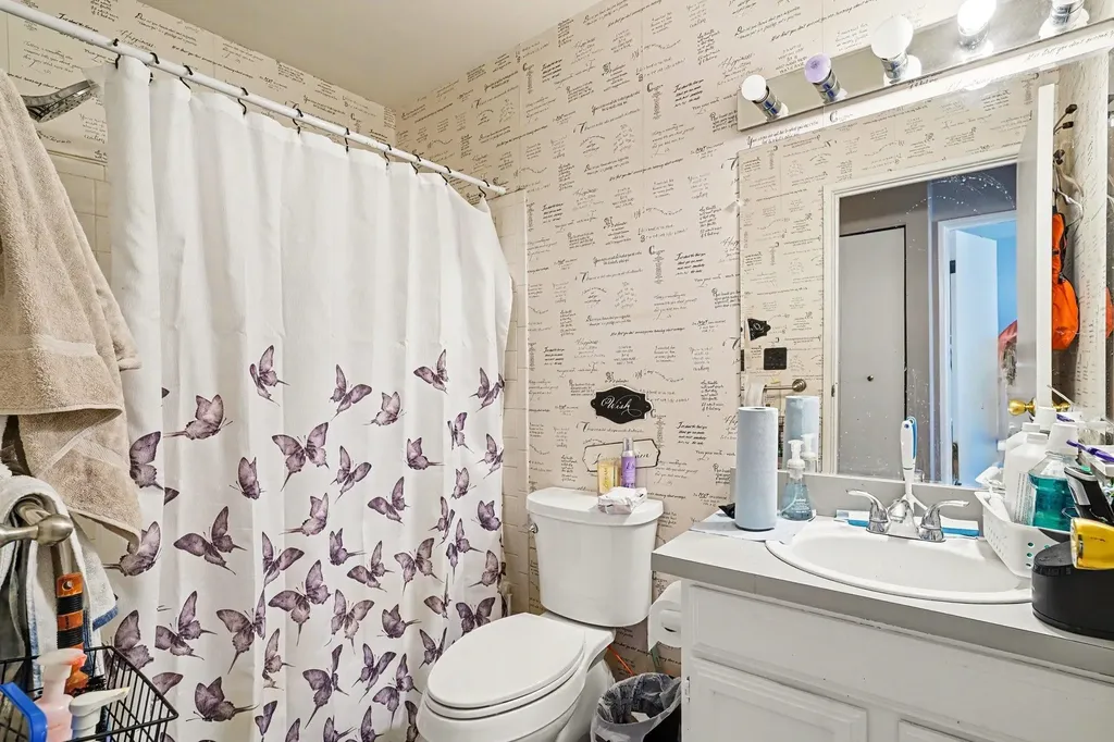 39762 Village Wood Circle Novi City MI 48375
