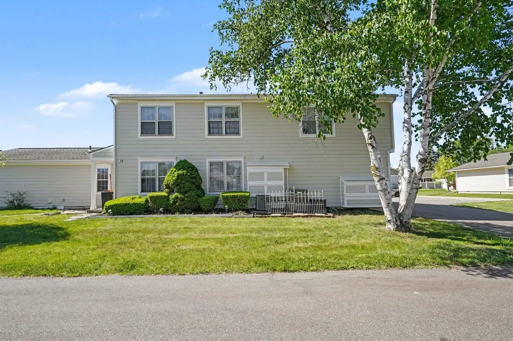 39762 Village Wood Circle Novi City MI 48375