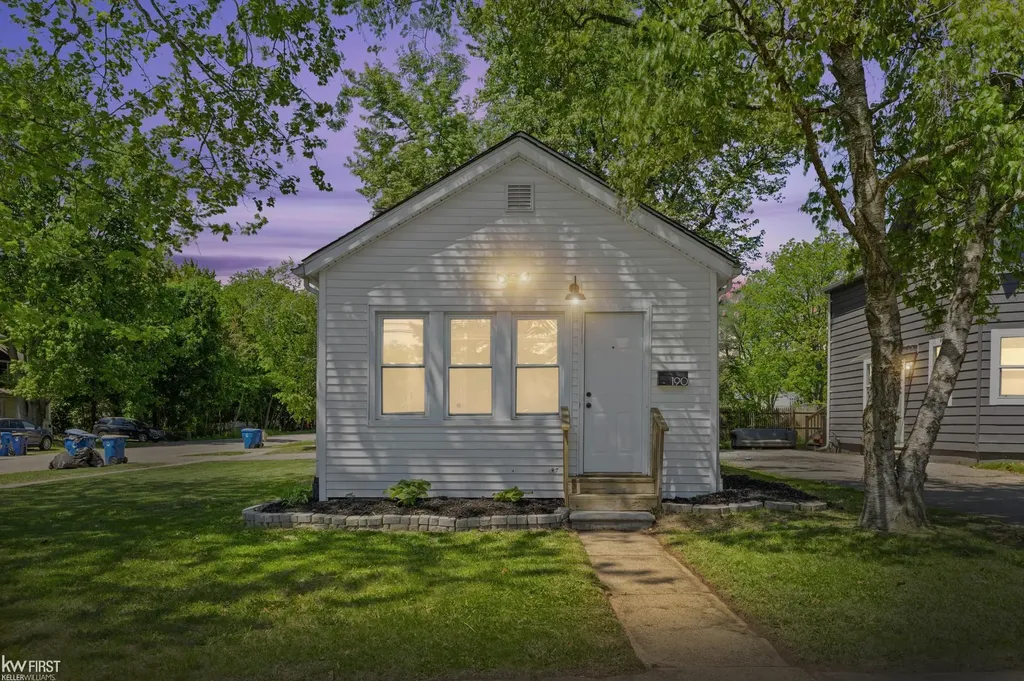 190 S Lynn Avenue Waterford Charter Township MI 48328