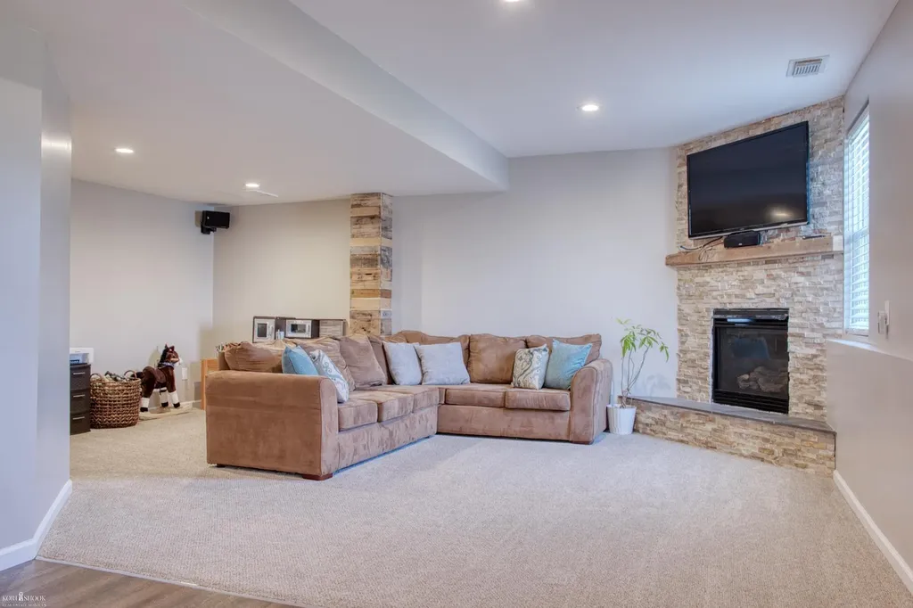607 Doyle Road Laingsburg City MI 48848