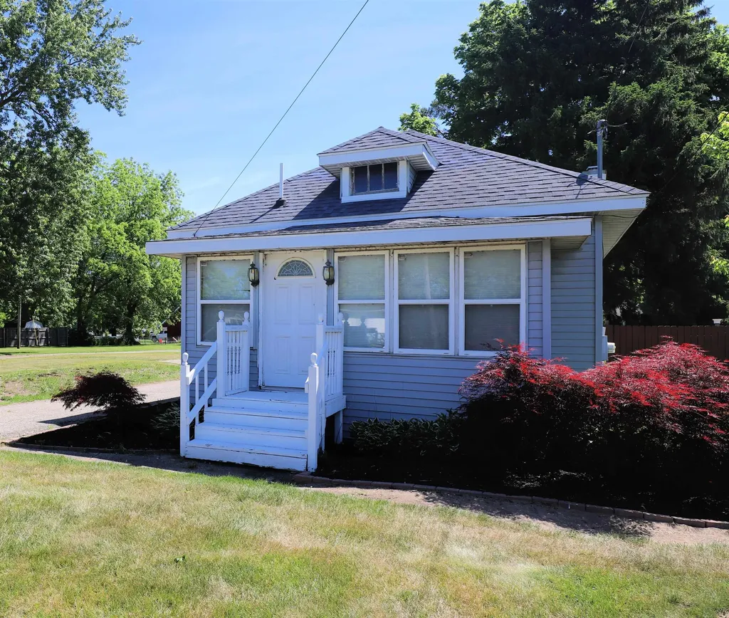 401 S Main Street Chesaning Village MI 48616