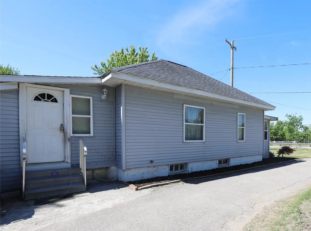 401 S Main Street Chesaning Village MI 48616