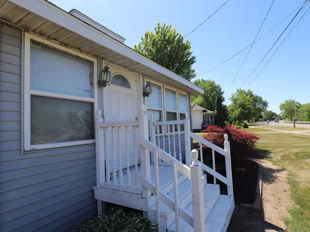 401 S Main Street Chesaning Village MI 48616