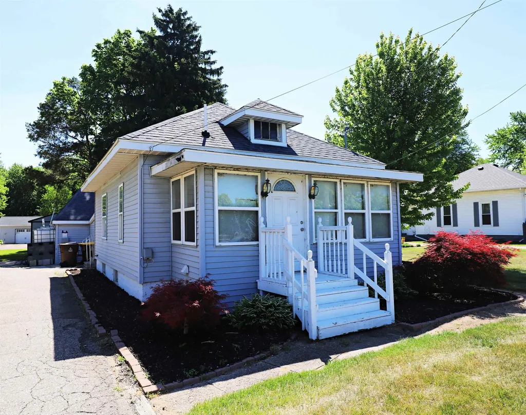 401 S Main Street Chesaning Village MI 48616