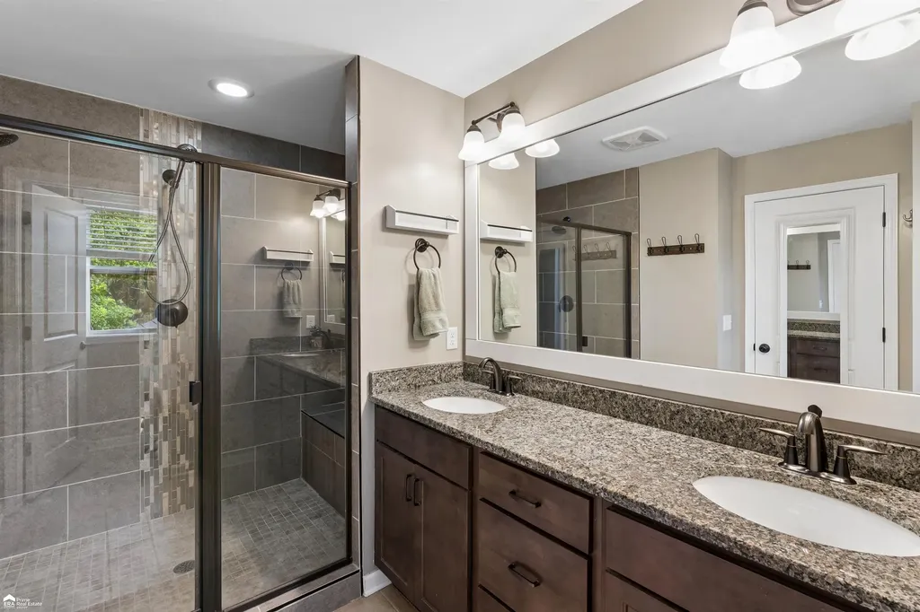 9252 Hidden Oaks Drive Grand Blanc Charter Township MI 48439