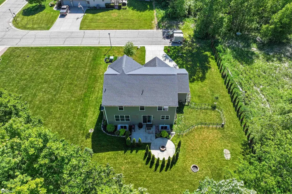9252 Hidden Oaks Drive Grand Blanc Charter Township MI 48439