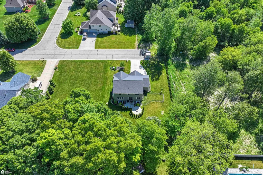 9252 Hidden Oaks Drive Grand Blanc Charter Township MI 48439