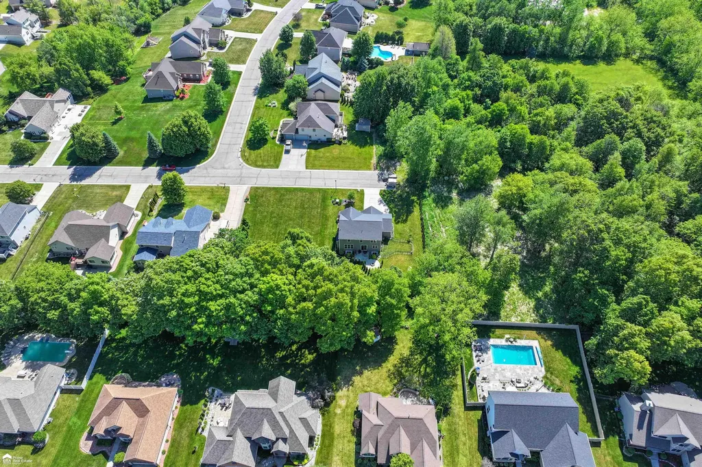 9252 Hidden Oaks Drive Grand Blanc Charter Township MI 48439