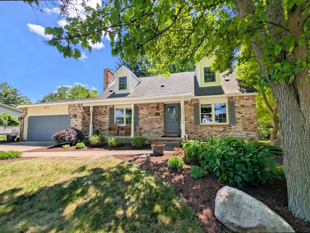 1536 Suzanne Court Flushing City MI 48433