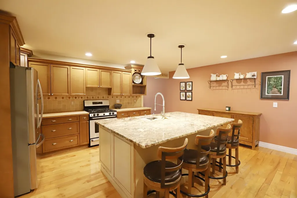 1536 Suzanne Court Flushing City MI 48433