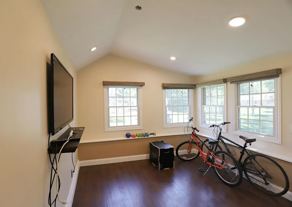 1536 Suzanne Court Flushing City MI 48433