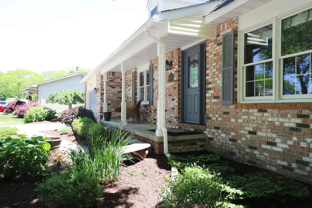 1536 Suzanne Court Flushing City MI 48433