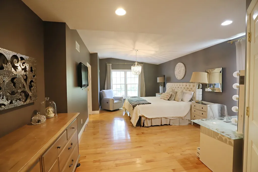 1536 Suzanne Court Flushing City MI 48433