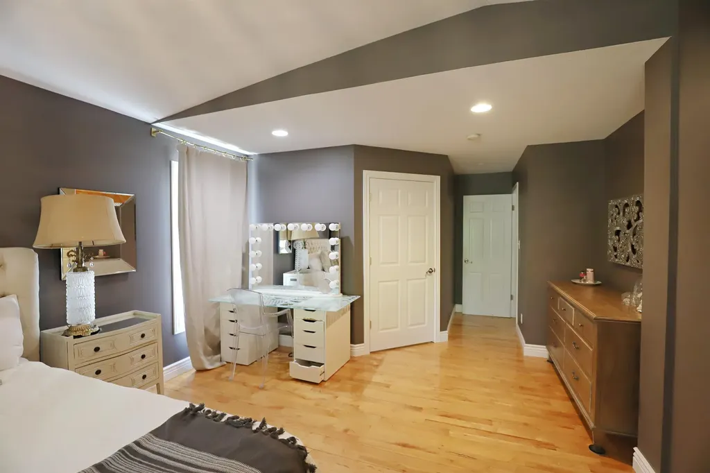 1536 Suzanne Court Flushing City MI 48433