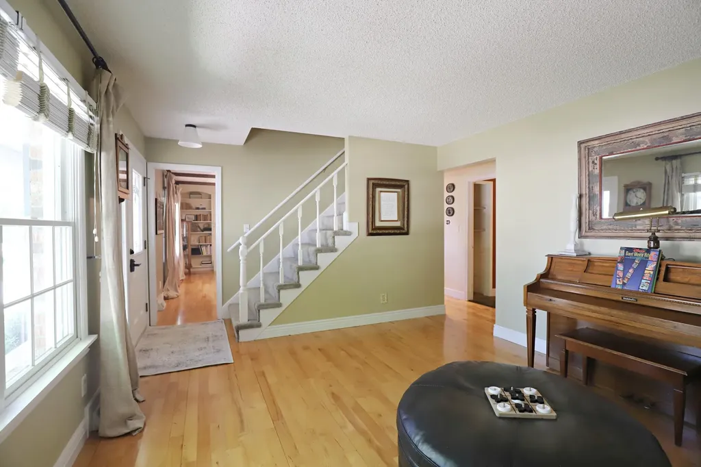 1536 Suzanne Court Flushing City MI 48433