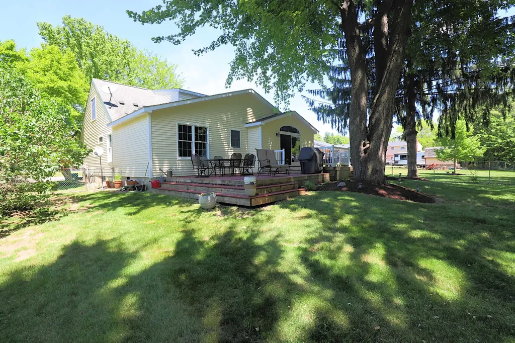 1536 Suzanne Court Flushing City MI 48433