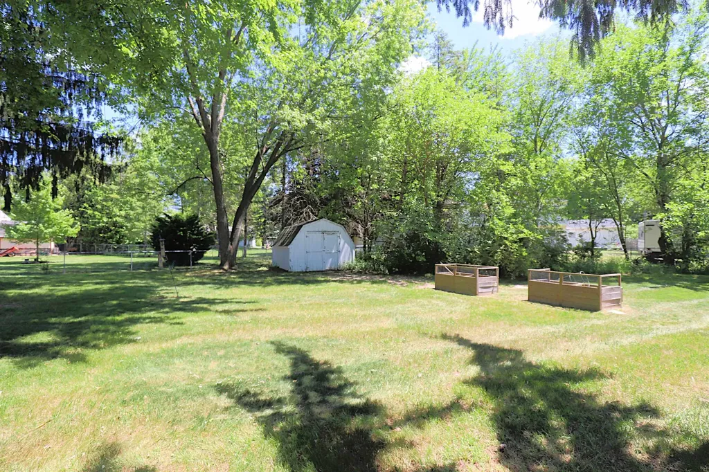 1536 Suzanne Court Flushing City MI 48433